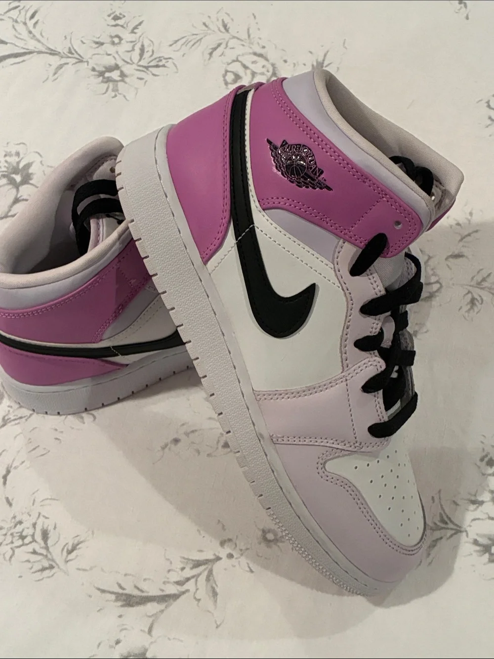 Size 7Y Jordan 1 Mid Barely Grape DQ8423-501